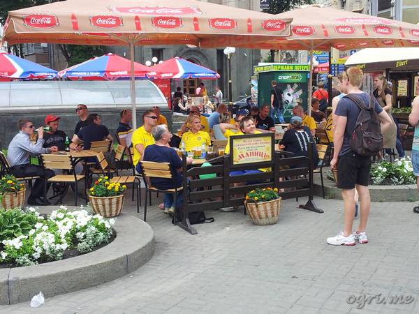 SwedenYellow.jpg