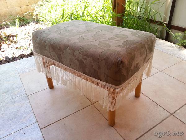 finished-pouffe.jpg